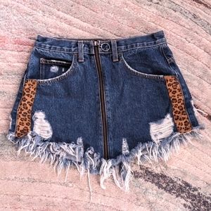 Unique Carmar denim and leopard print mini skirt size 28
